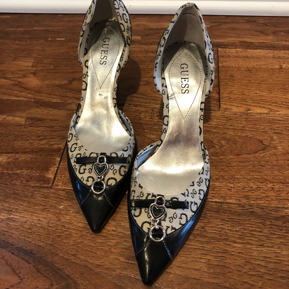 Guess Pumps - Picture 5 of 7